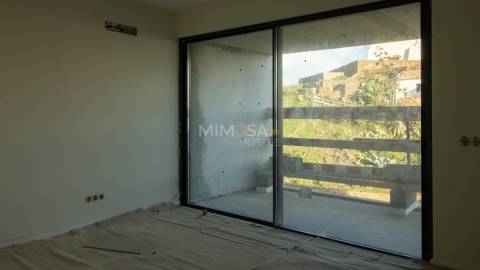 Nova Moradia T2+1 Duplex com Vista Mar na Aldeia da Carrapateira