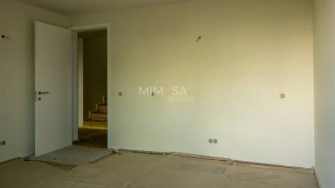 Nova Moradia T2+1 Duplex com Vista Mar na Aldeia da Carrapateira