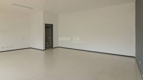 Espaço Comercial em Localização Estratégica no Centro de Lagos