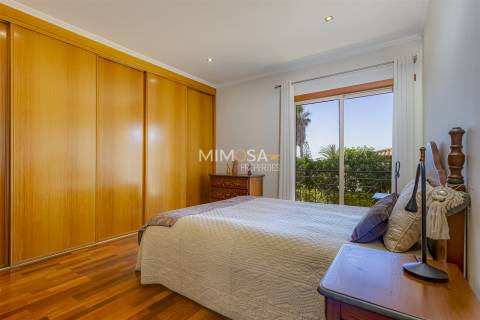 Moradia T3 com Piscina e Vista Mar na Praia da Luz, Lagos