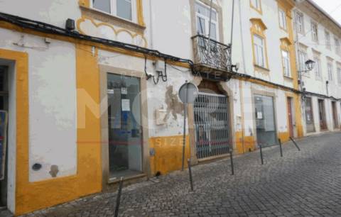 Prédio uso misto - Portalegre