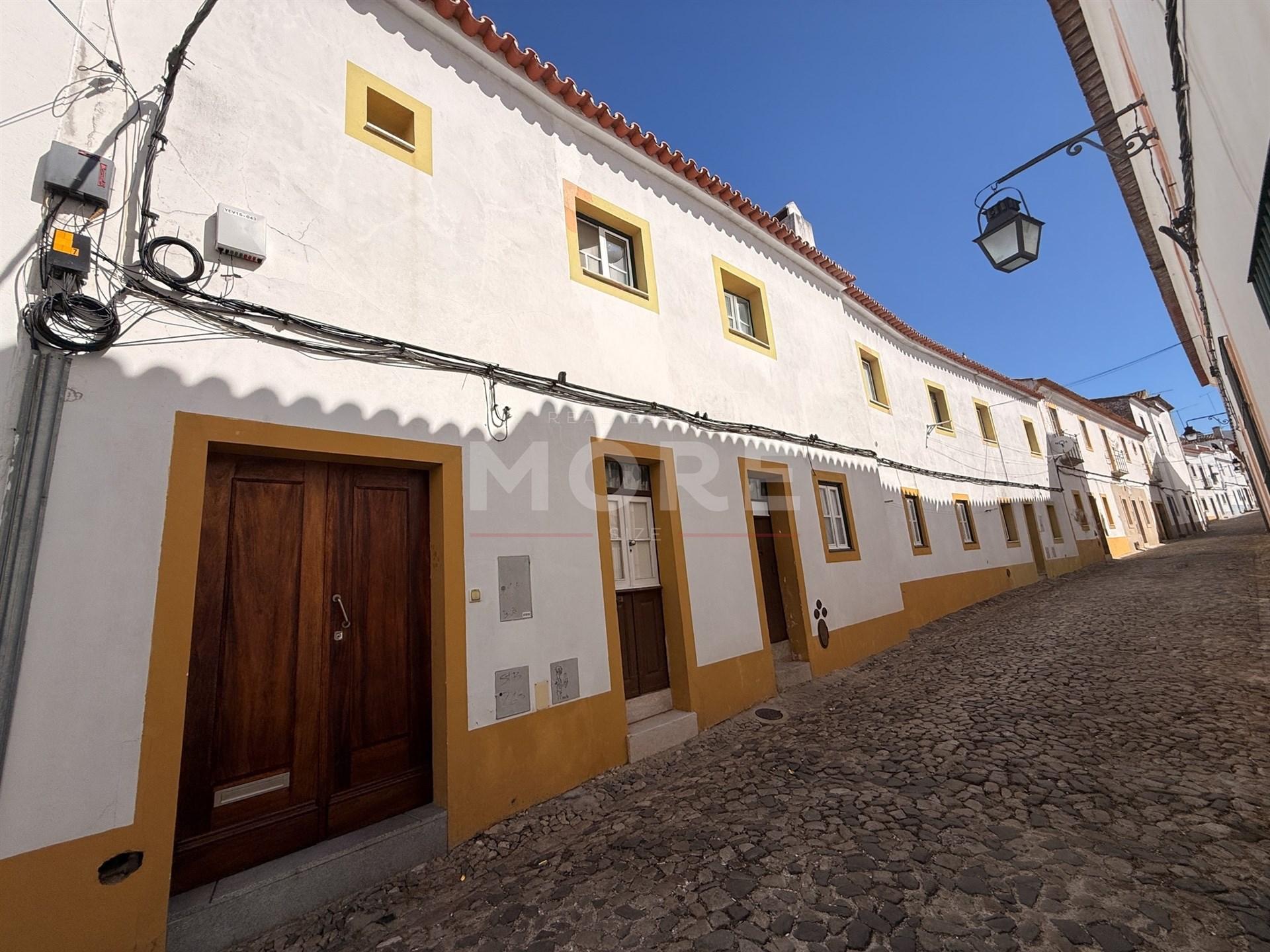 Moradia T8 Venda em Évora (São Mamede, Sé, São Pedro e Santo Antão),Évora