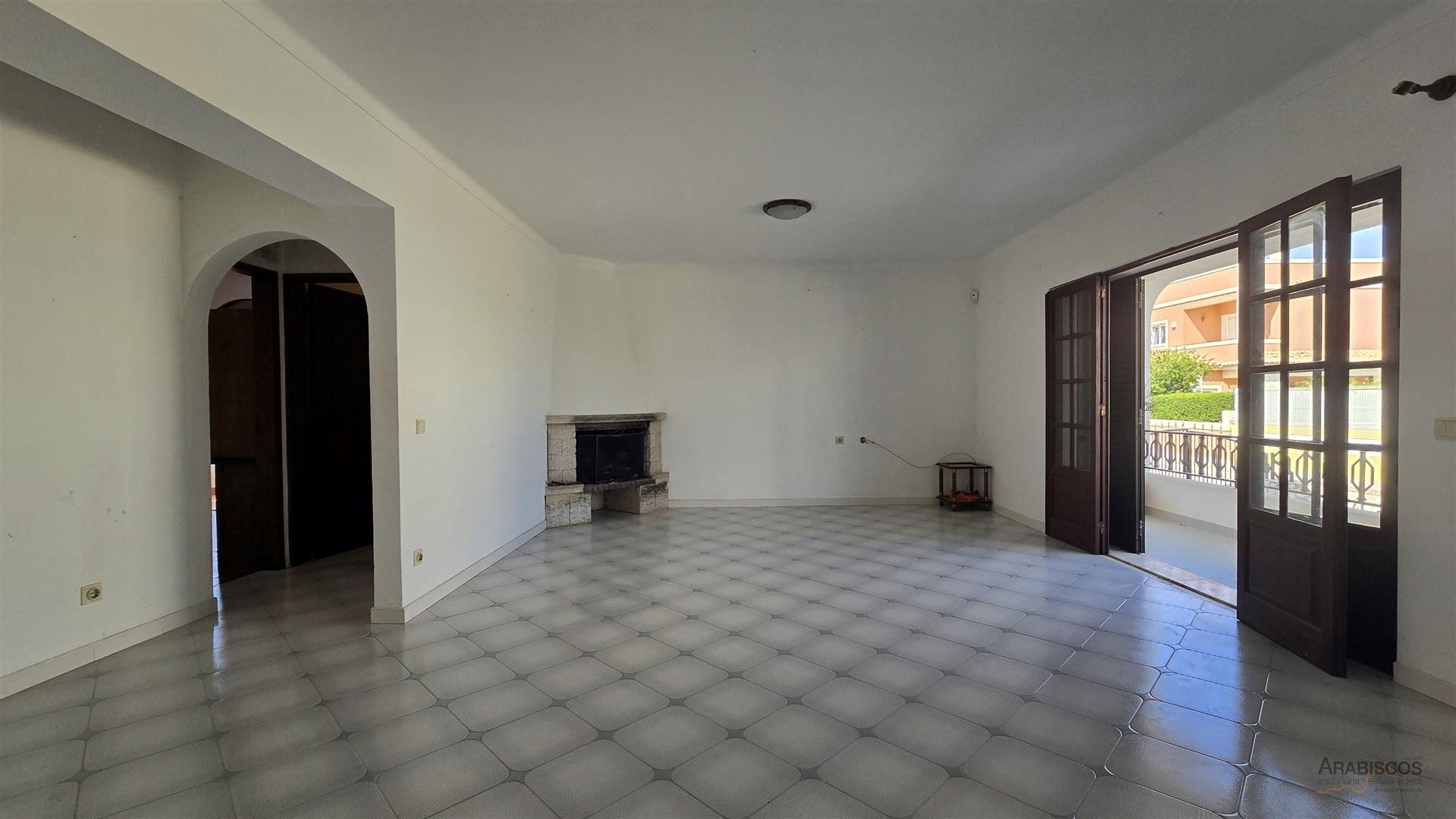 Moradia T3 - 3 Pisos - Vista Mar - Vista Ria - Jardim - Alvor - Portimão - Algarve