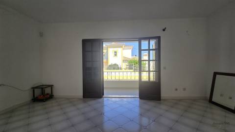 Moradia T3 - 3 Pisos - Vista Mar - Vista Ria - Jardim - Alvor - Portimão - Algarve