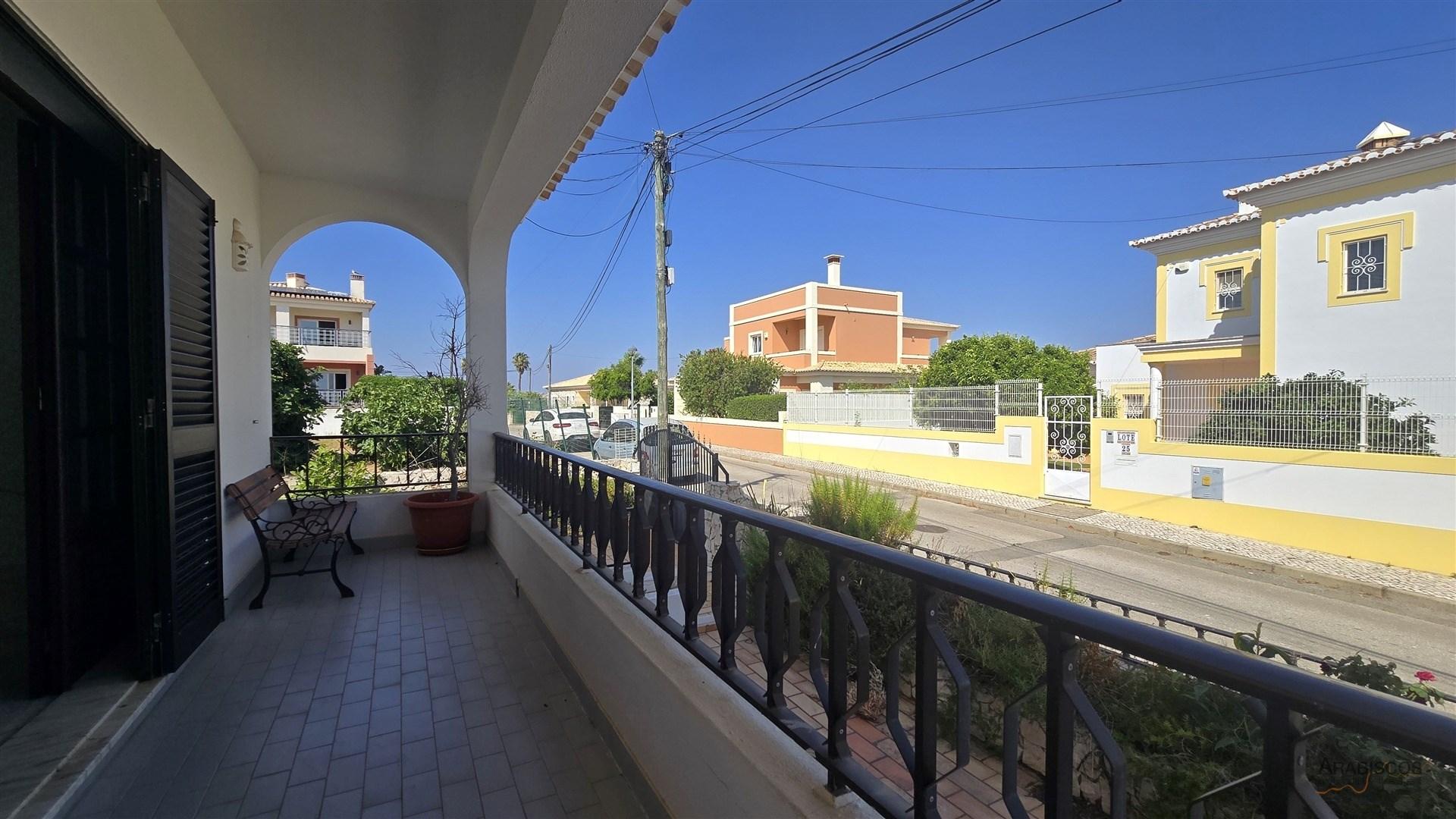 Moradia T3 - 3 Pisos - Vista Mar - Vista Ria - Jardim - Alvor - Portimão - Algarve