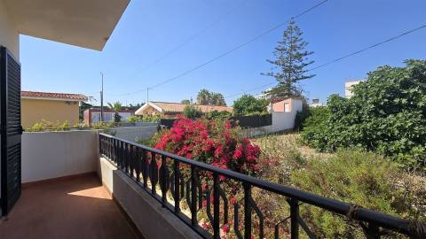Moradia T3 - 3 Pisos - Vista Mar - Vista Ria - Jardim - Alvor - Portimão - Algarve