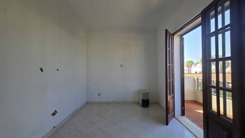 Moradia T3 - 3 Pisos - Vista Mar - Vista Ria - Jardim - Alvor - Portimão - Algarve
