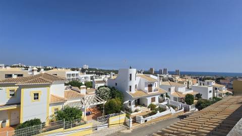 Moradia T3 - 3 Pisos - Vista Mar - Vista Ria - Jardim - Alvor - Portimão - Algarve