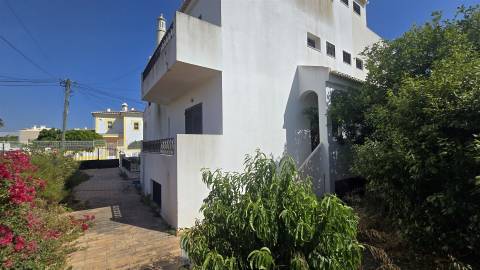 Moradia T3 - 3 Pisos - Vista Mar - Vista Ria - Jardim - Alvor - Portimão - Algarve