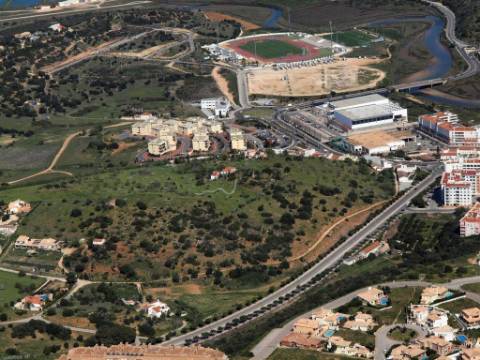 Lote de Terreno - Edifício com Piscina - Vista Marina - Lagos
