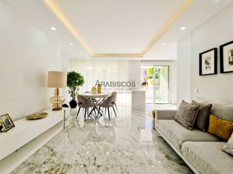 Apartamentos T2 - Varandas desde 29 m2 - Piscina - Ar Condicionado - Piso Radiante - Lagos - Algarve