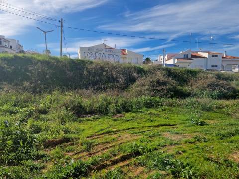 Lote de Terreno - Moradia Isolada - Cave - Piscina - Alto Alfarrobal - Portimão- Algarve