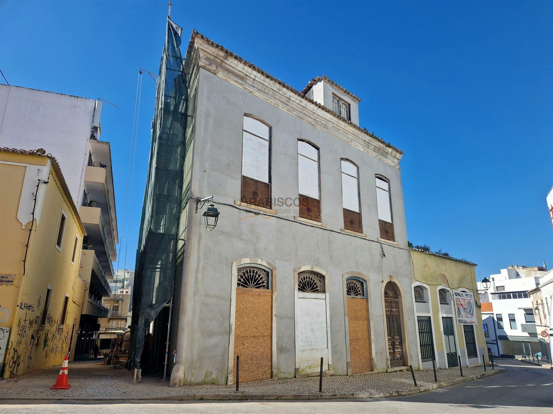 Prédio para reabilitação - Zona ARU - Portimão - Centro - Algarve