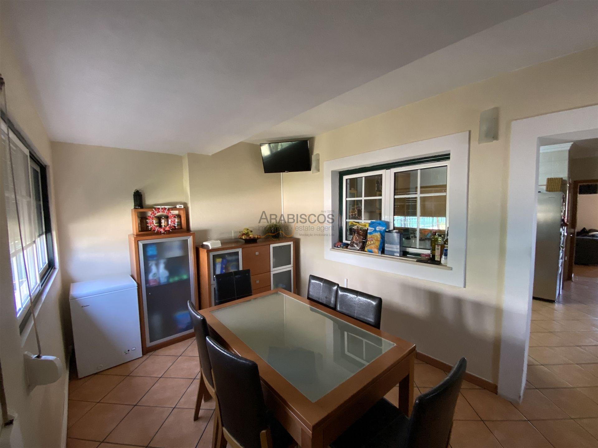 Moradia T4 - Piscina- Jardim- Bela Vista - Lagoa