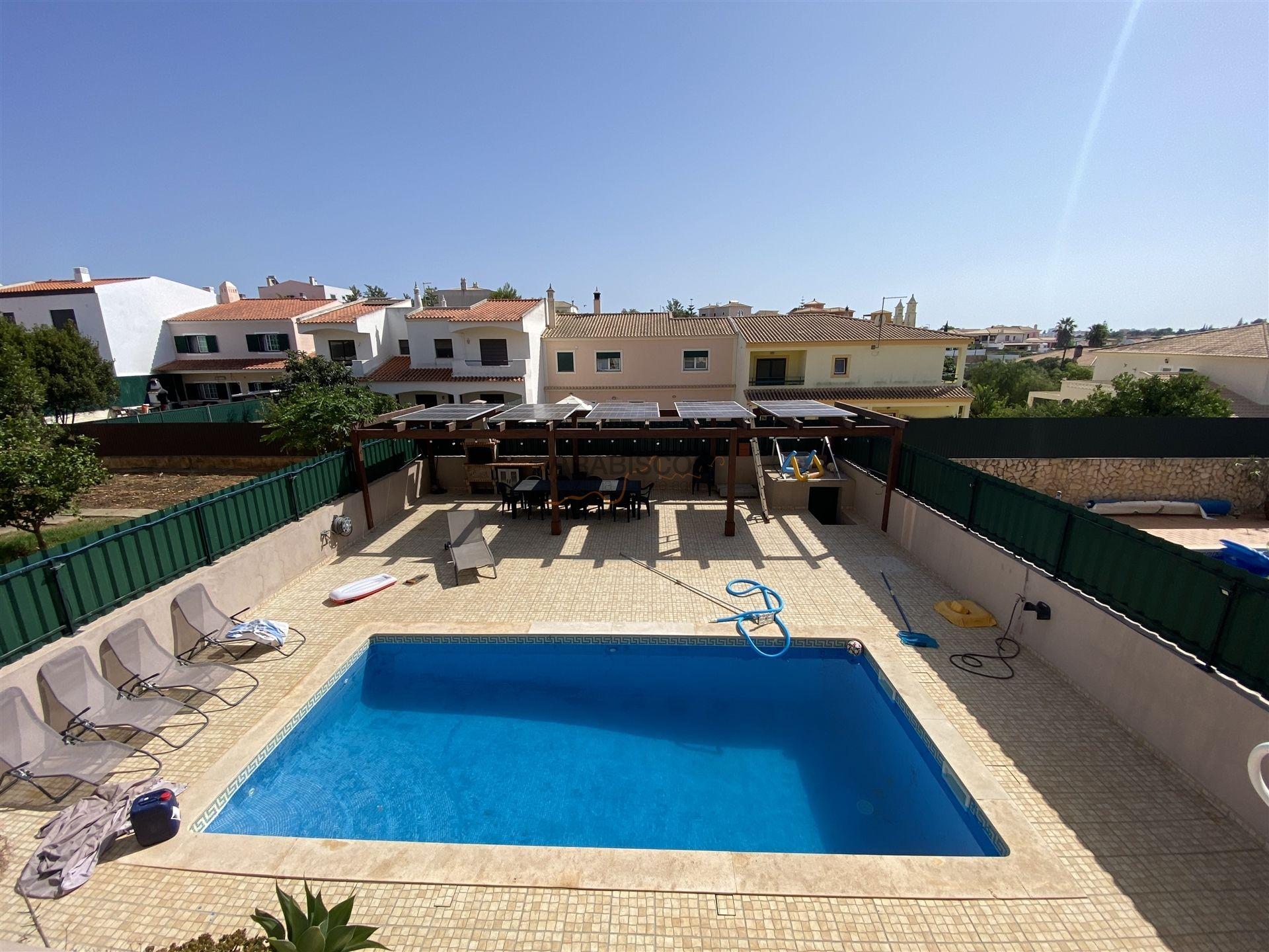 Moradia T4 - Piscina- Jardim- Bela Vista - Lagoa