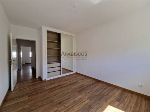 Moradia T3 - Terraço com 30 m2 - Quintal - Garagem - Odelouca - Silves - Algarve