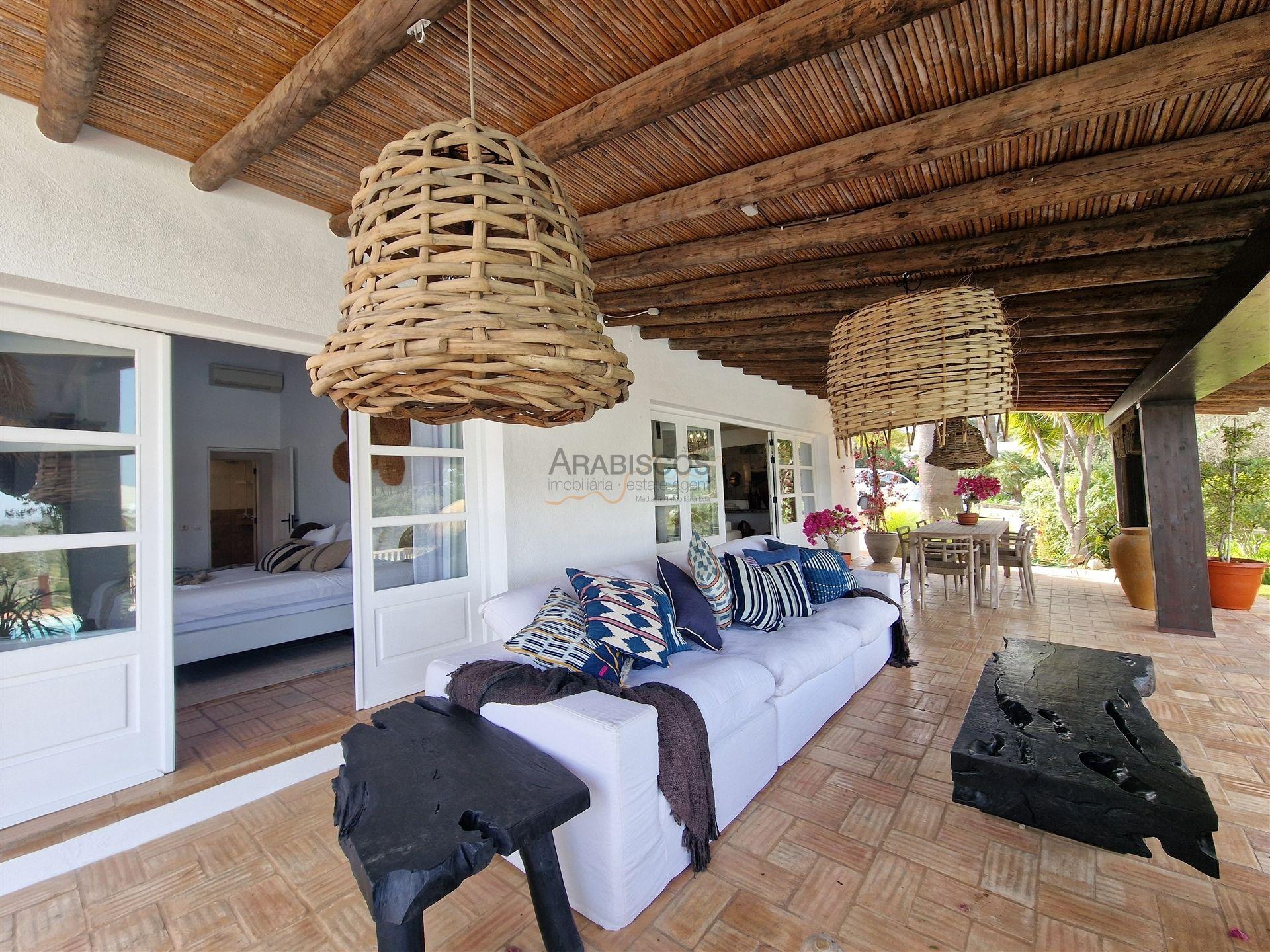 Moradia T4 - Terreno de 2.500 m2 - Piscina - Vista Campo - Serra e Mar - Portimão - Algarve