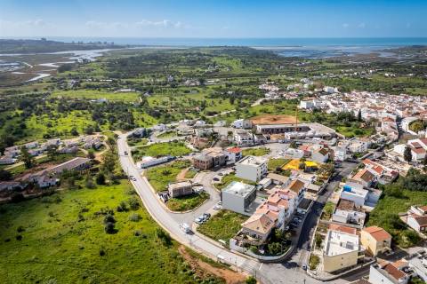 T3 com Terraço - Zona Calma - Mexilhoeira Grande - Portimão - Algarve