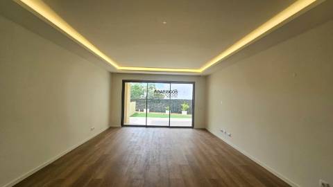Apartamento T2 - Condominio privado - piscina - Garagem - Alvor