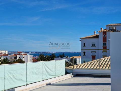 Apartamento T4 - Varandas com 46 m2 - Piscina - Ar Condicionado - Piso Radiante - Lagos - Algarve