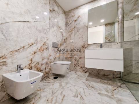 Apartamento T4 - Varandas com 46 m2 - Piscina - Ar Condicionado - Piso Radiante - Lagos - Algarve
