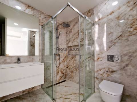 Apartamento T4 - Varandas com 46 m2 - Piscina - Ar Condicionado - Piso Radiante - Lagos - Algarve