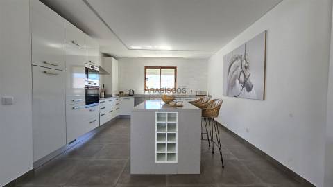 Magnífico T6 - Centro de Alvor - Luxuosa - Vistas Deslumbrantes - Piscina - Jacuzzi - Garagem