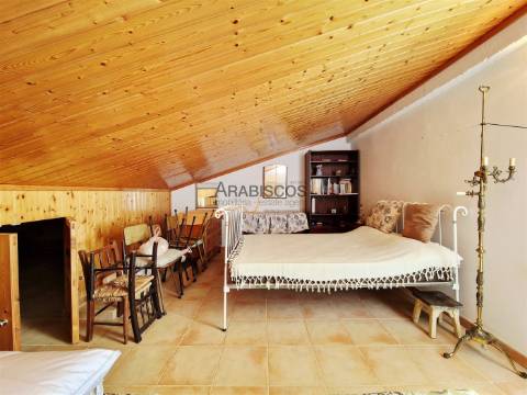 Apartamento T3- Sala com Lareira - Suíte - Arrecadação - Parqueamento - Praia do Vau - Algarve