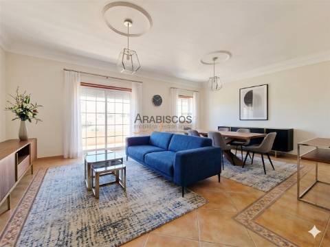 Apartamento T3- Sala com Lareira - Suíte - Arrecadação - Parqueamento - Praia do Vau - Algarve