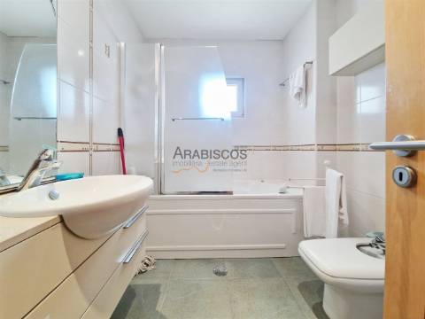 Moradia T6 - Potencial Até 6 Apartamentos - Garagem - Terraços - Bemposta - Portimão - Algarve