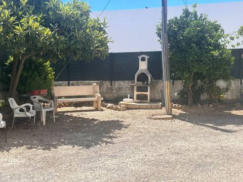 Apartamento T2 - Lugar de estacionamento - Condominio privado - Centro de Alvor