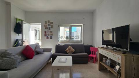Apartamento T2 - Lugar de estacionamento - Condominio privado - Centro de Alvor