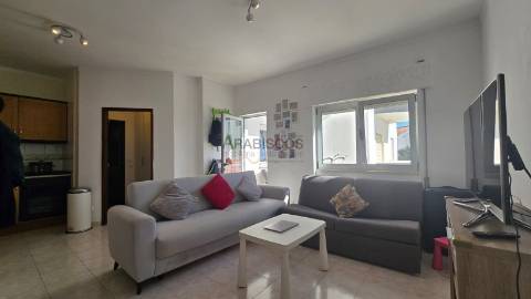 Apartamento T2 - Lugar de estacionamento - Condominio privado - Centro de Alvor