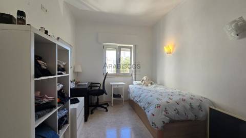 Apartamento T2 - Lugar de estacionamento - Condominio privado - Centro de Alvor