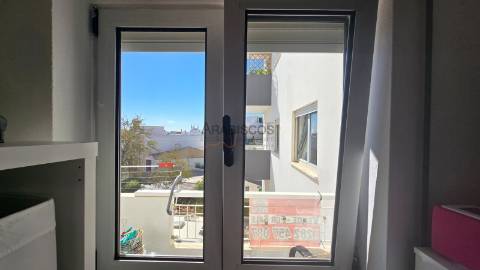Apartamento T2 - Lugar de estacionamento - Condominio privado - Centro de Alvor