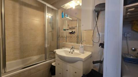 Apartamento T2 - Lugar de estacionamento - Condominio privado - Centro de Alvor