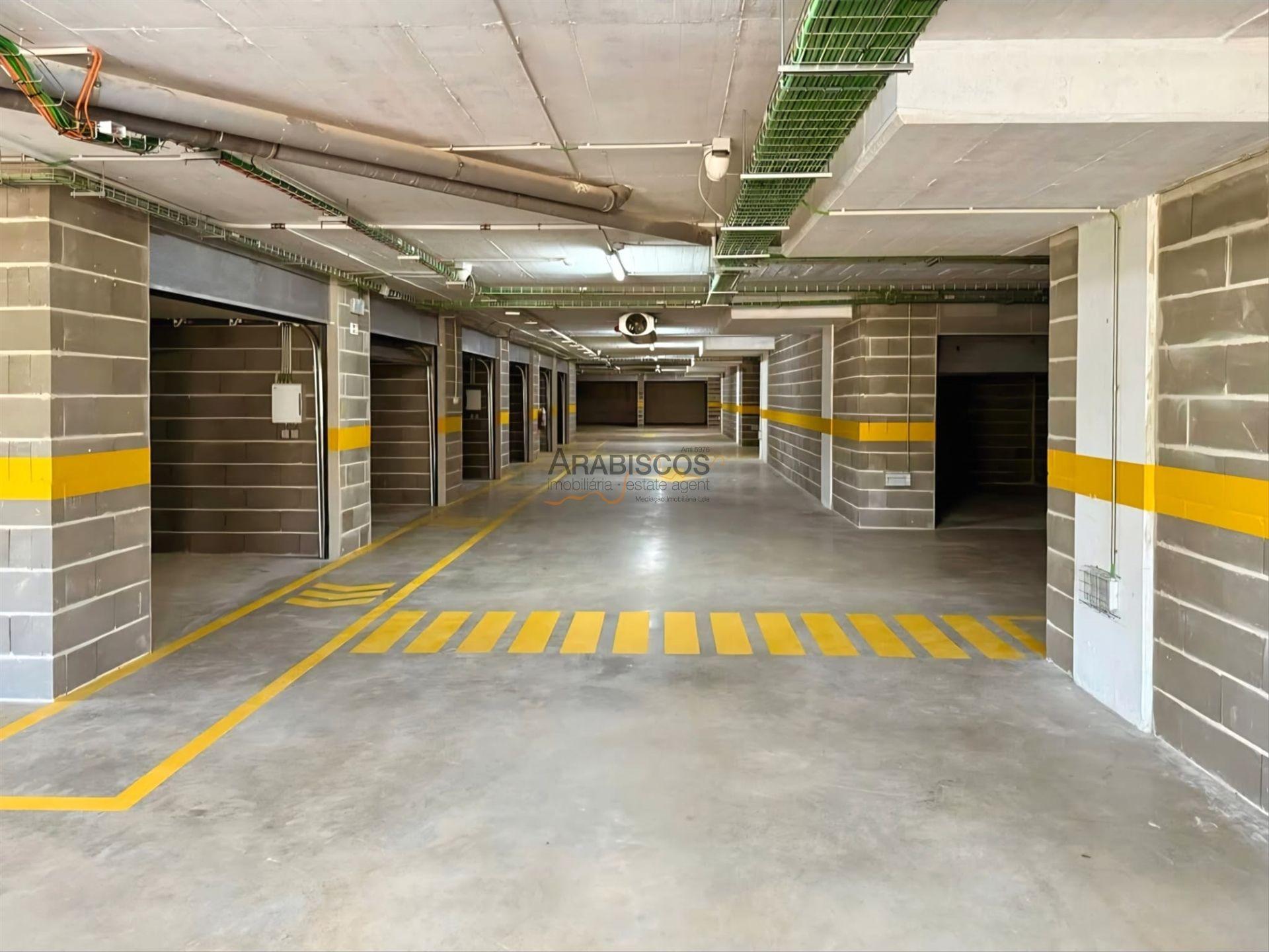 Lugares de Estacionamento - Preço desde 17.500 € - Portimão - Centro