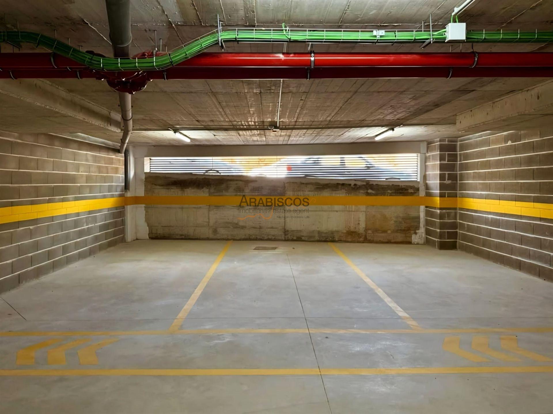 Lugares de Estacionamento - Preço desde 17.500 € - Portimão - Centro