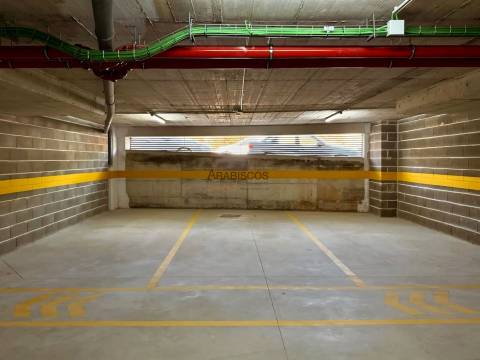 Lugares de Estacionamento - Preço desde 17.500 € - Portimão - Centro