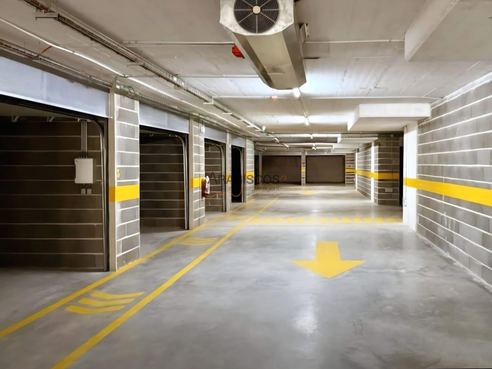 Lugares de Estacionamento - Preço desde 17.500 € - Portimão - Centro