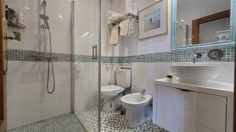 Moradia Isolada T5 - Piscina Aquecida - Jardim - Garagem - Anexo T2 -Urbanização St. António - Alvor