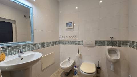 Moradia Isolada T5 - Piscina Aquecida - Jardim - Garagem - Anexo T2 -Urbanização St. António - Alvor
