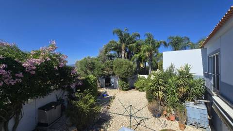 Moradia Isolada T5 - Piscina Aquecida - Jardim - Garagem - Anexo T2 -Urbanização St. António - Alvor