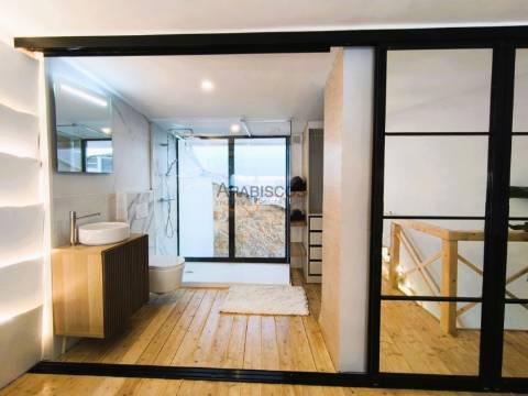 Moradia - Nova - Garagem - Jardim Interior - Portimão - Algarve