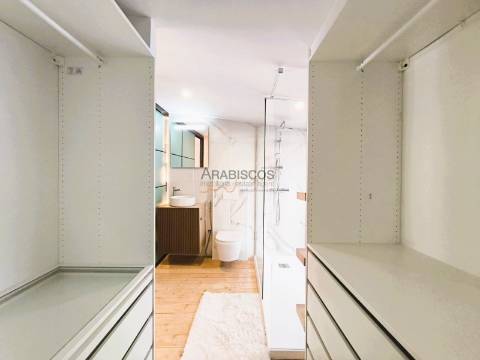 Moradia - Nova - Garagem - Jardim Interior - Portimão - Algarve