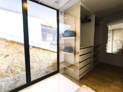 Moradia - Nova - Garagem - Jardim Interior - Portimão - Algarve