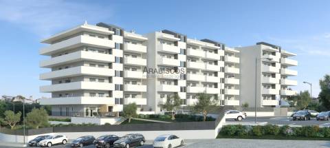 Apartamentos T2 - Varanda com 67 m2 - Piscina - 1 Lugar Garagem - Vale Lagar - Portimão - Algarve