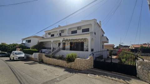 Moradia T3 - 3 Pisos - Vista Mar - Vista Ria - Jardim - Alvor - Portimão - Algarve