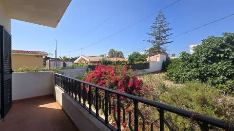 Moradia T3 - 3 Pisos - Vista Mar - Vista Ria - Jardim - Alvor - Portimão - Algarve