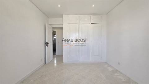 Moradia T3 - 3 Pisos - Vista Mar - Vista Ria - Jardim - Alvor - Portimão - Algarve